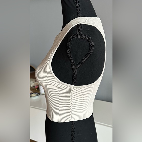 Aritzia Babaton Sculpt Cropped Tank - Picture 4 of 6